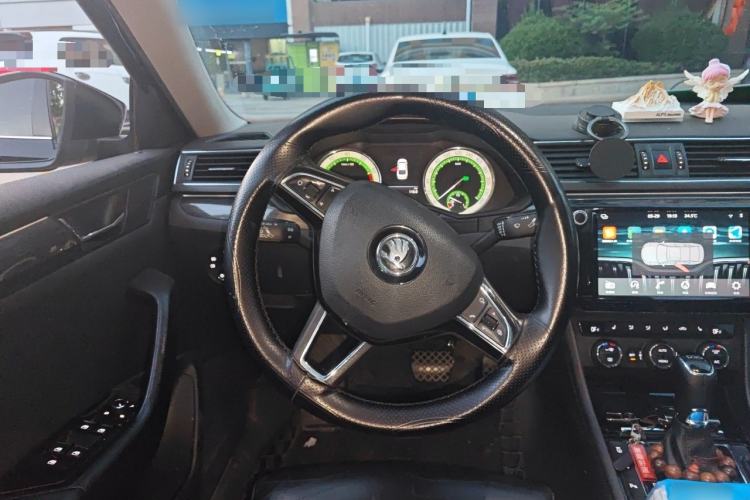 Used Skoda Superb 2018 TSI330 DSG Luxury Edition China V Standard Steering Wheel