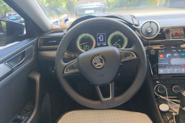 Used Skoda Superb 2018 TSI330 DSG Comfort Edition China V Standard Steering Wheel