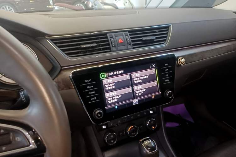 Used Skoda Superb 2018 TSI380 DSG Flagship Edition China V Standard Audio And AC Panel