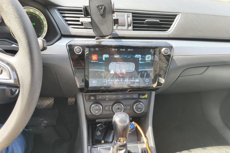 Used Skoda Superb 2018 TSI280 DSG Comfort Edition China V Standard Audio And AC Panel