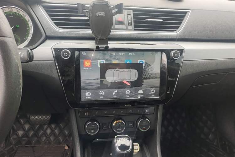 Used Skoda Superb 2018 TSI280 DSG Comfort Edition China V Standard Audio And AC Panel