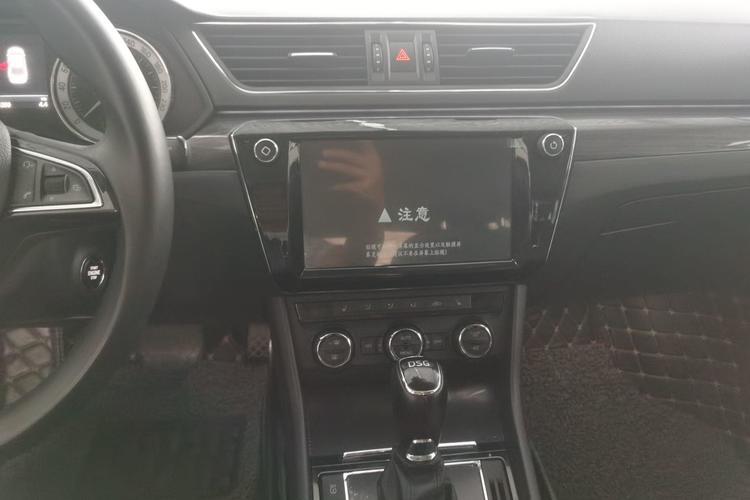 Used Skoda Superb 2018 TSI330 DSG Luxury Edition China V Standard Audio And AC Panel