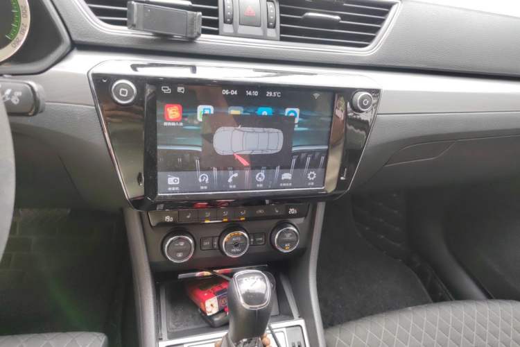 Used Skoda Superb 2018 TSI330 DSG Comfort Edition China V Standard Audio And AC Panel