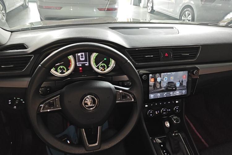 Used Skoda Superb 2018 TSI280 DSG Comfort Edition China V Standard Center Console