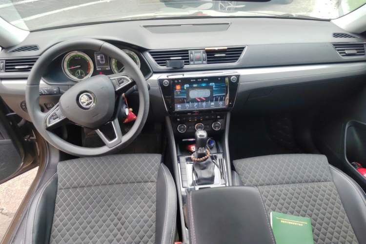 Used Skoda Superb 2018 TSI330 DSG Comfort Edition China V Standard Center Console