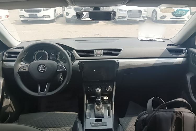Used Skoda Superb 2018 TSI330 DSG Comfort Edition China V Standard Center Console