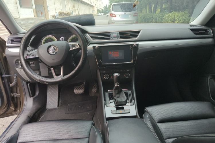 Used Skoda Superb 2018 TSI280 DSG Comfort Edition China V Standard Center Console