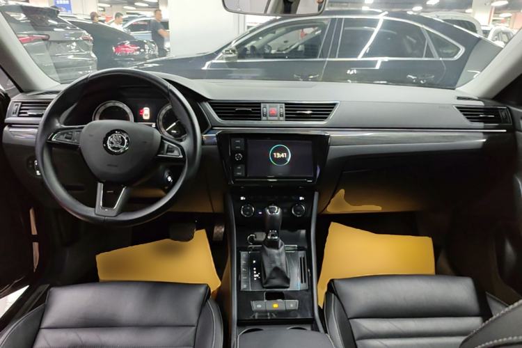 Used Skoda Superb 2018 TSI330 DSG Luxury Edition China V Standard Center Console