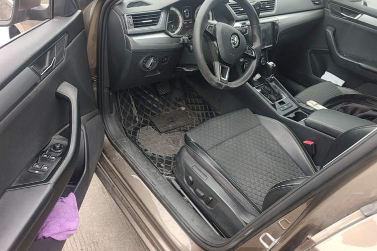 Used Skoda Superb 2018 TSI280 DSG Comfort Edition China V Standard Driver Seat