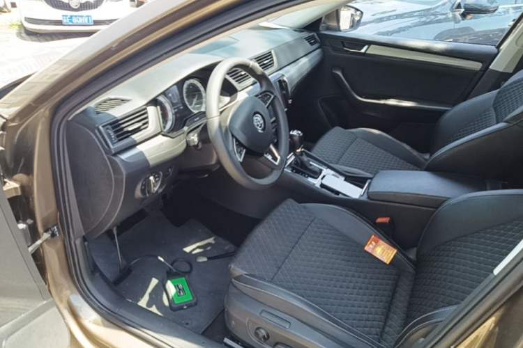 Used Skoda Superb 2018 TSI280 DSG Comfort Edition China V Standard Driver Seat