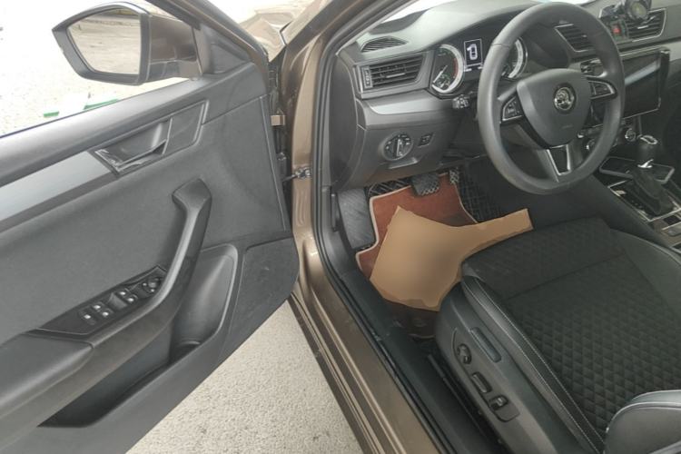 Used Skoda Superb 2018 TSI280 DSG Comfort Edition China VI Standard Driver Seat
