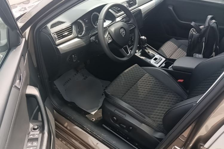 Used Skoda Superb 2018 TSI330 DSG Comfort Edition China V Standard Driver Seat