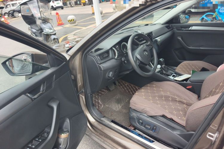 Used Skoda Superb 2018 TSI330 DSG Comfort Edition China V Standard Driver Seat
