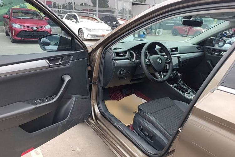 Used Skoda Superb 2018 TSI280 DSG Comfort Edition China V Standard Driver Seat