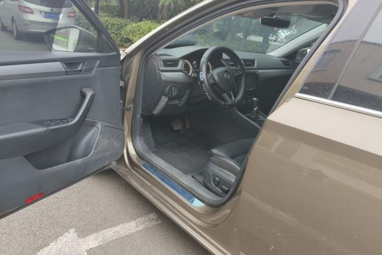 Used Skoda Superb 2018 TSI280 DSG Comfort Edition China V Standard Driver Seat