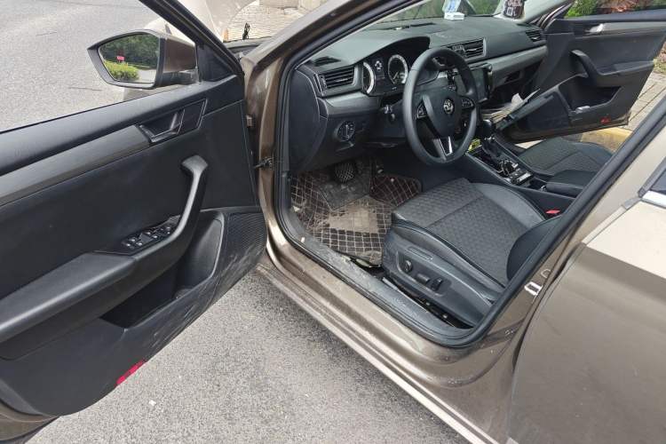 Used Skoda Superb 2018 TSI280 DSG Comfort Edition China V Standard Driver Seat