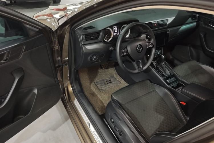 Used Skoda Superb 2018 TSI330 DSG Comfort Edition China V Standard Driver Seat
