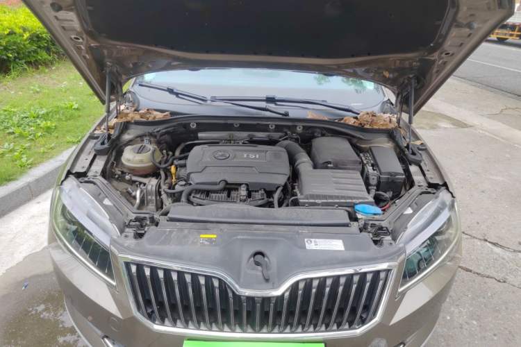 Used Skoda Superb 2018 TSI330 DSG Comfort Edition China V Standard Engine Bay