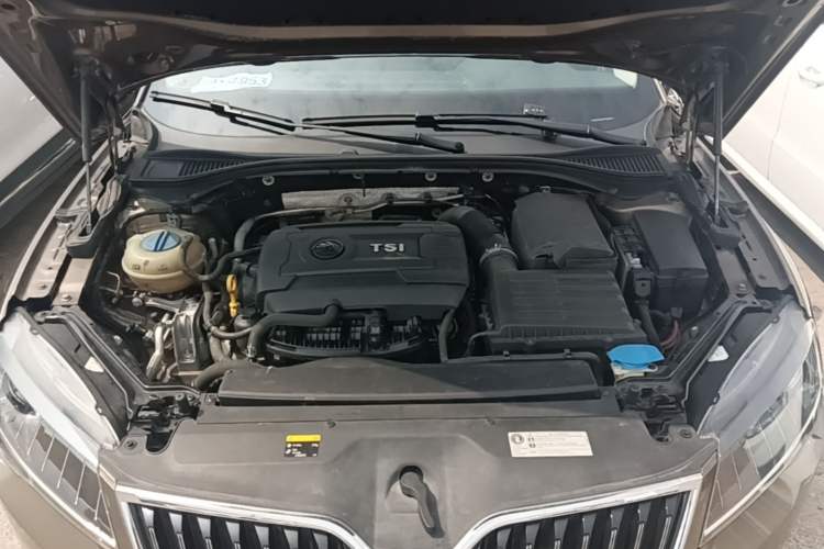 Used Skoda Superb 2018 TSI330 DSG Comfort Edition China V Standard Engine Bay