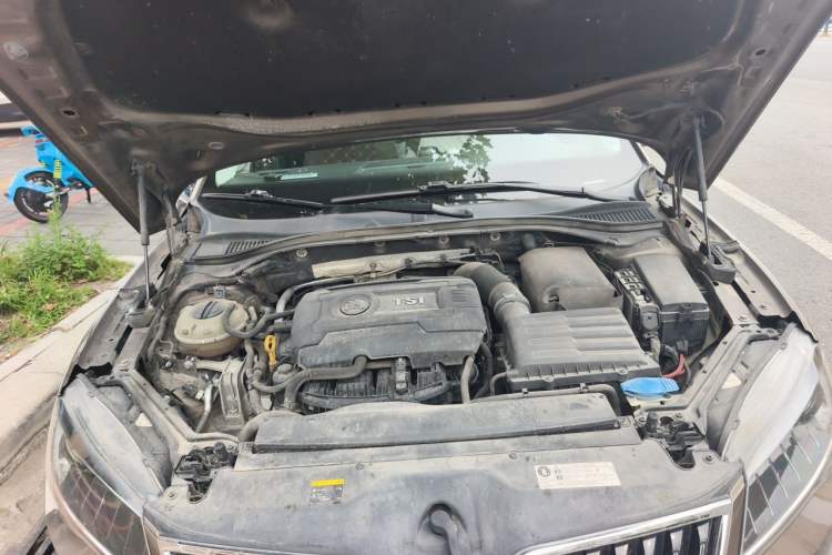 Used Skoda Superb 2018 TSI330 DSG Comfort Edition China V Standard Engine Bay