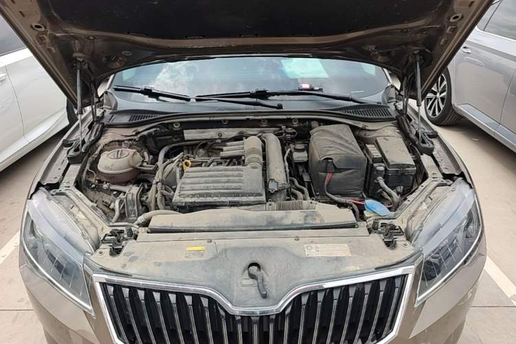 Used Skoda Superb 2018 TSI280 DSG Comfort Edition China V Standard Engine Bay