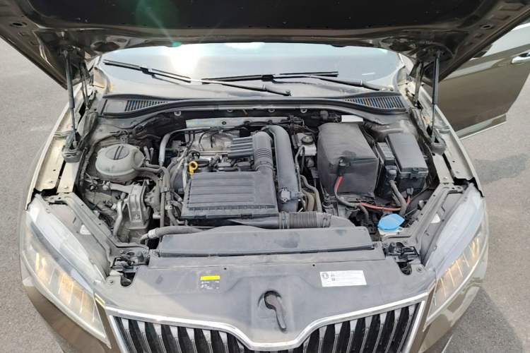Used Skoda Superb 2018 TSI280 DSG Comfort Edition China V Standard Engine Bay