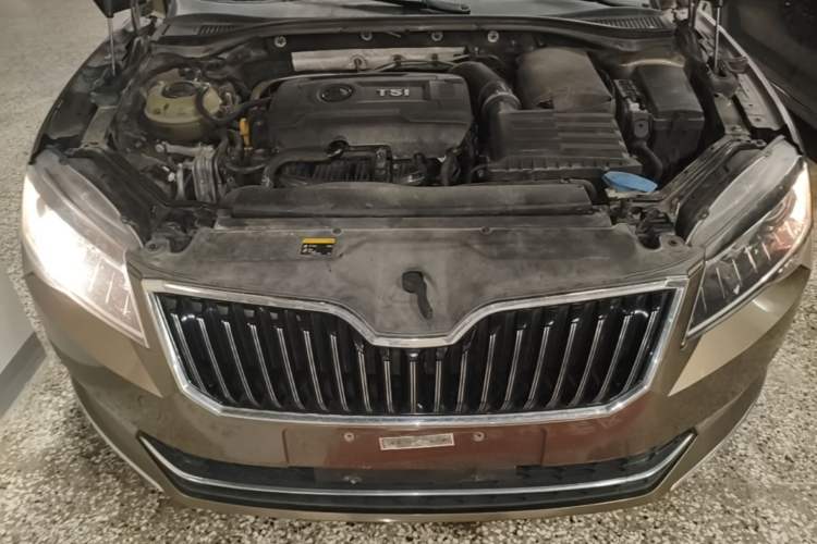 Used Skoda Superb 2018 TSI330 DSG Comfort Edition China V Standard Engine Bay