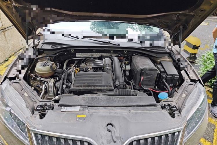 Used Skoda Superb 2018 TSI280 Manual Standard Edition China V Standards Engine Bay