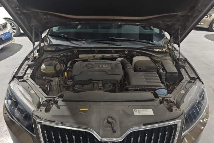 Used Skoda Superb 2018 TSI330 DSG Comfort Edition China V Standard Engine Bay
