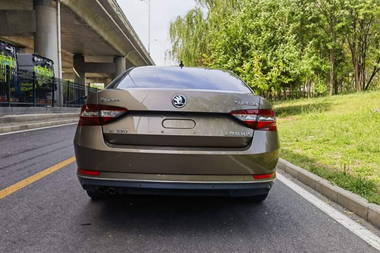 Used Skoda Superb 2018 TSI330 DSG Comfort Edition China V Standard Exterior 3
