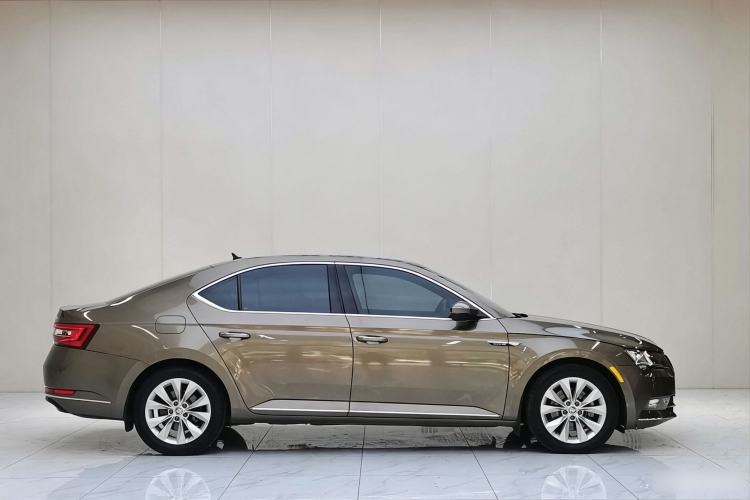 Used Skoda Superb 2018 TSI330 DSG Comfort Edition China V Standard Exterior 3