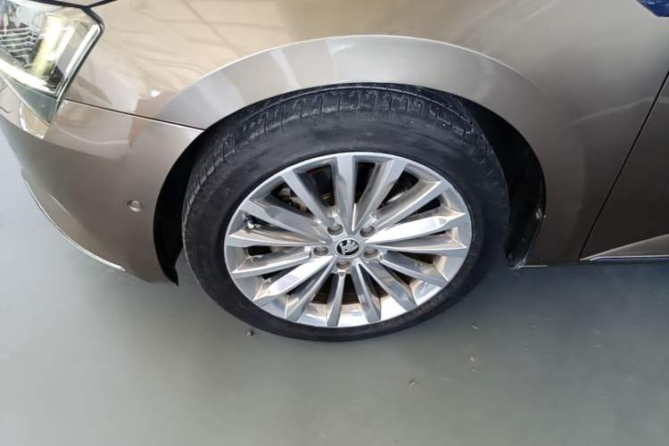 Used Skoda Superb 2018 TSI380 DSG Flagship Edition China V Standard Exterior 4