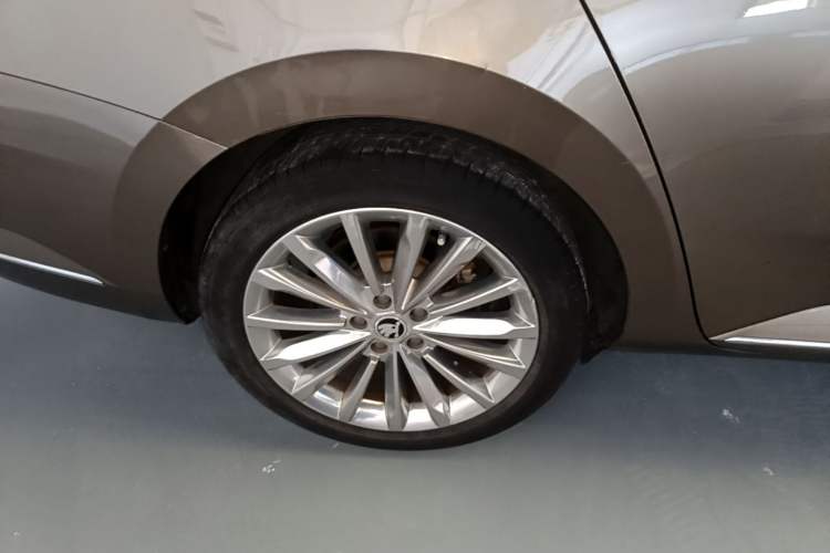 Used Skoda Superb 2018 TSI380 DSG Flagship Edition China V Standard Exterior 5