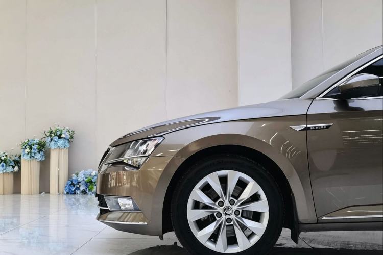Used Skoda Superb 2018 TSI330 DSG Comfort Edition China V Standard Exterior 5