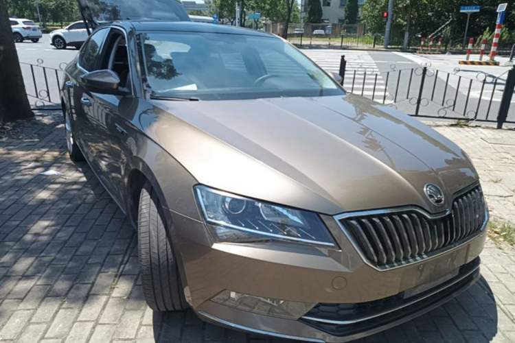 Used Skoda Superb 2018 TSI280 DSG Comfort Edition China V Standard Front Right 45 Deg