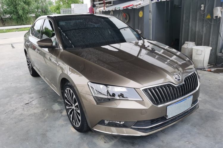 Used Skoda Superb 2018 TSI330 DSG Luxury Edition China V Standard Front Right 45 Deg