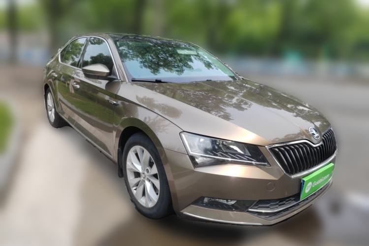 Used Skoda Superb 2018 TSI330 DSG Comfort Edition China V Standard Front Right 45 Deg