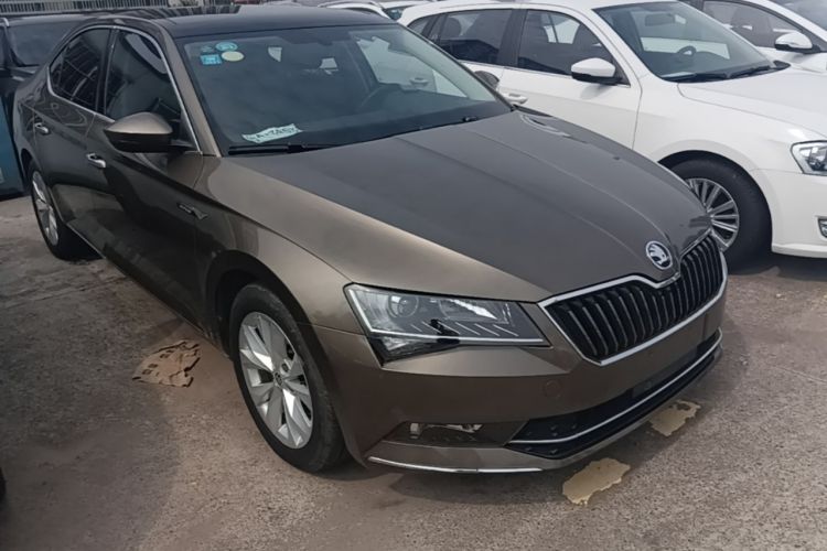 Used Skoda Superb 2018 TSI330 DSG Comfort Edition China V Standard Front Right 45 Deg