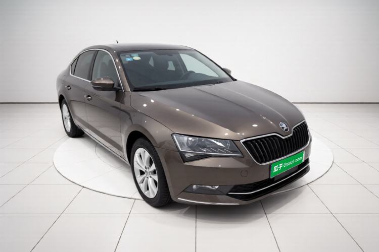 Used Skoda Superb 2018 TSI330 DSG Comfort Edition China V Standard Front Right 45 Deg