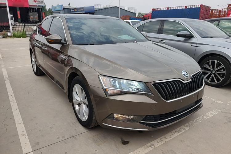 Used Skoda Superb 2018 TSI280 DSG Comfort Edition China V Standard Front Right 45 Deg