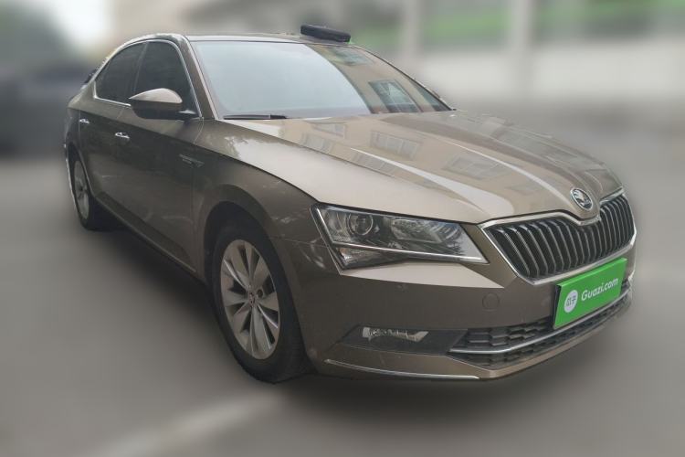 Used Skoda Superb 2018 TSI280 DSG Comfort Edition China V Standard Front Right 45 Deg