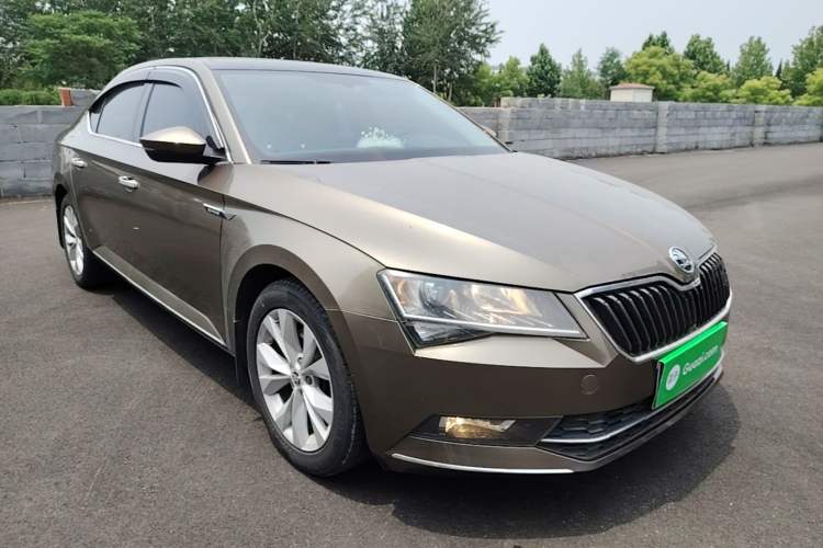 Used Skoda Superb 2018 TSI280 DSG Comfort Edition China V Standard Front Right 45 Deg