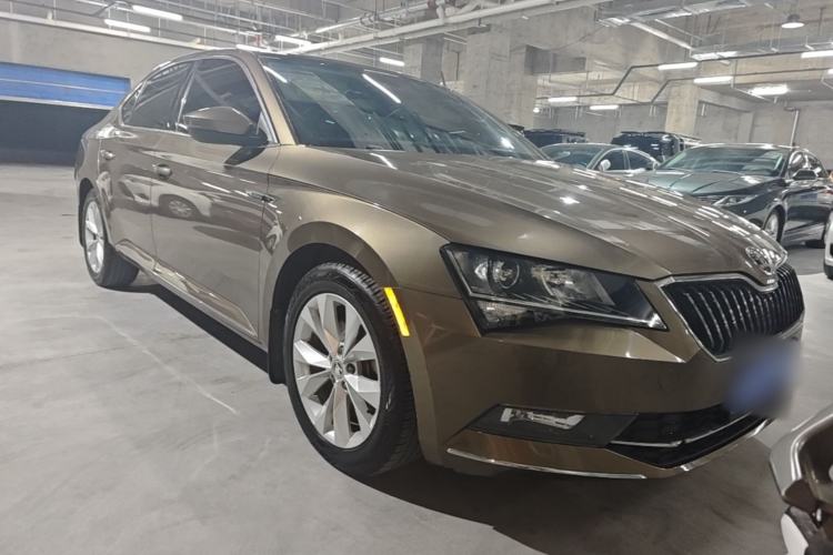 Used Skoda Superb 2018 TSI330 DSG Comfort Edition China V Standard Front Right 45 Deg