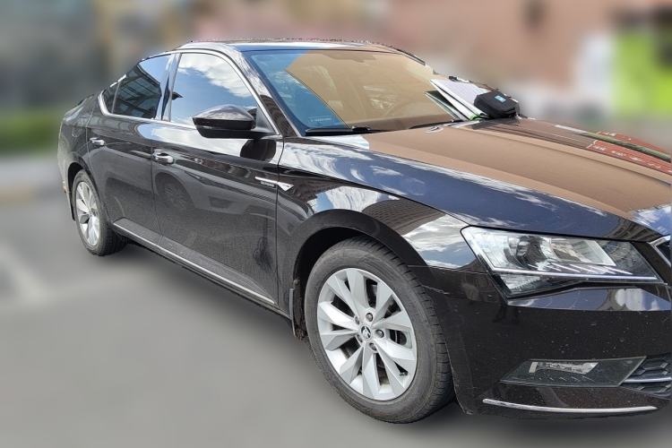 Used Skoda Superb 2018 TSI330 DSG Comfort Edition China V Standard Front Right 45 Deg