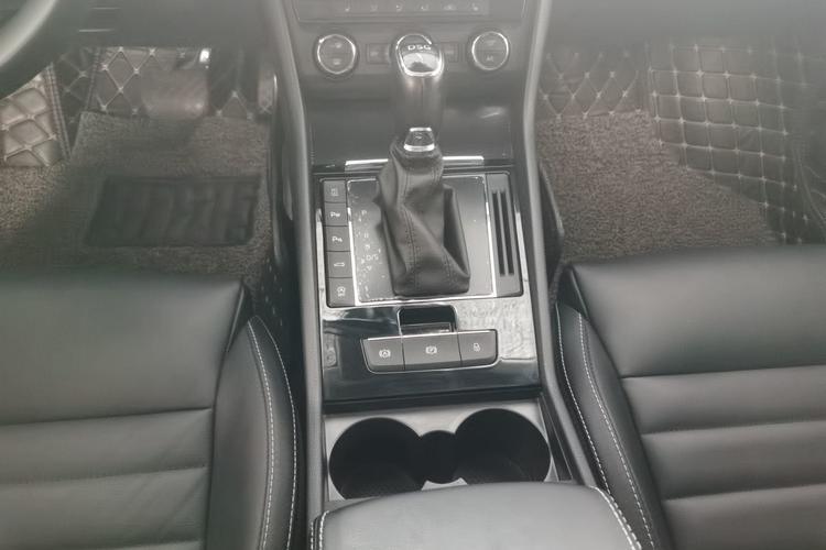 Used Skoda Superb 2018 TSI330 DSG Luxury Edition China V Standard Gear Lever