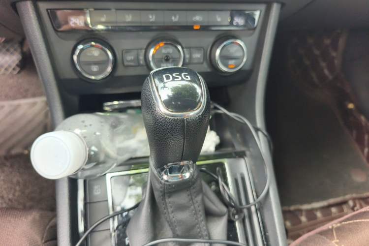 Used Skoda Superb 2018 TSI330 DSG Comfort Edition China V Standard Gear Lever