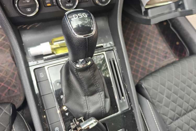 Used Skoda Superb 2018 TSI280 DSG Comfort Edition China V Standard Gear Lever