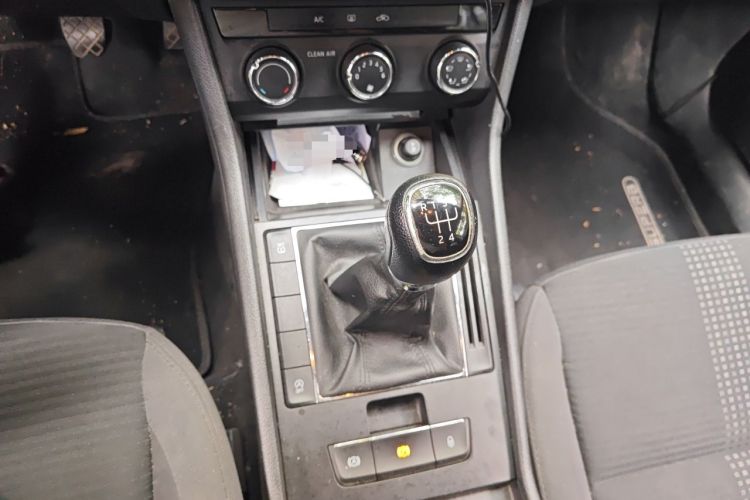 Used Skoda Superb 2018 TSI280 Manual Standard Edition China V Standards Gear Lever