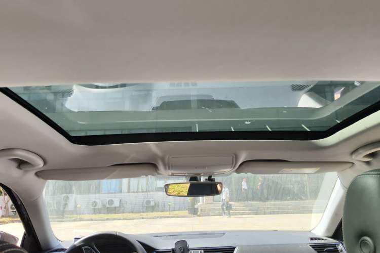 Used Skoda Superb 2018 TSI280 DSG Comfort Edition China V Standard Headliner