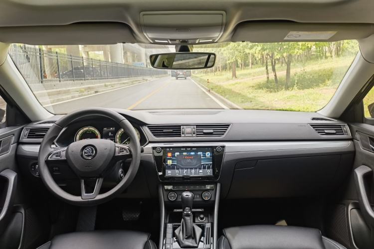 Used Skoda Superb 2018 TSI330 DSG Comfort Edition China V Standard Interior 1